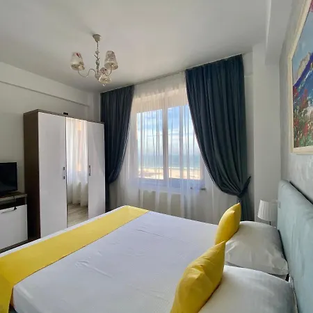 Summerland Mamaia