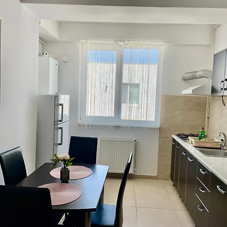 Summerland Apartament *
